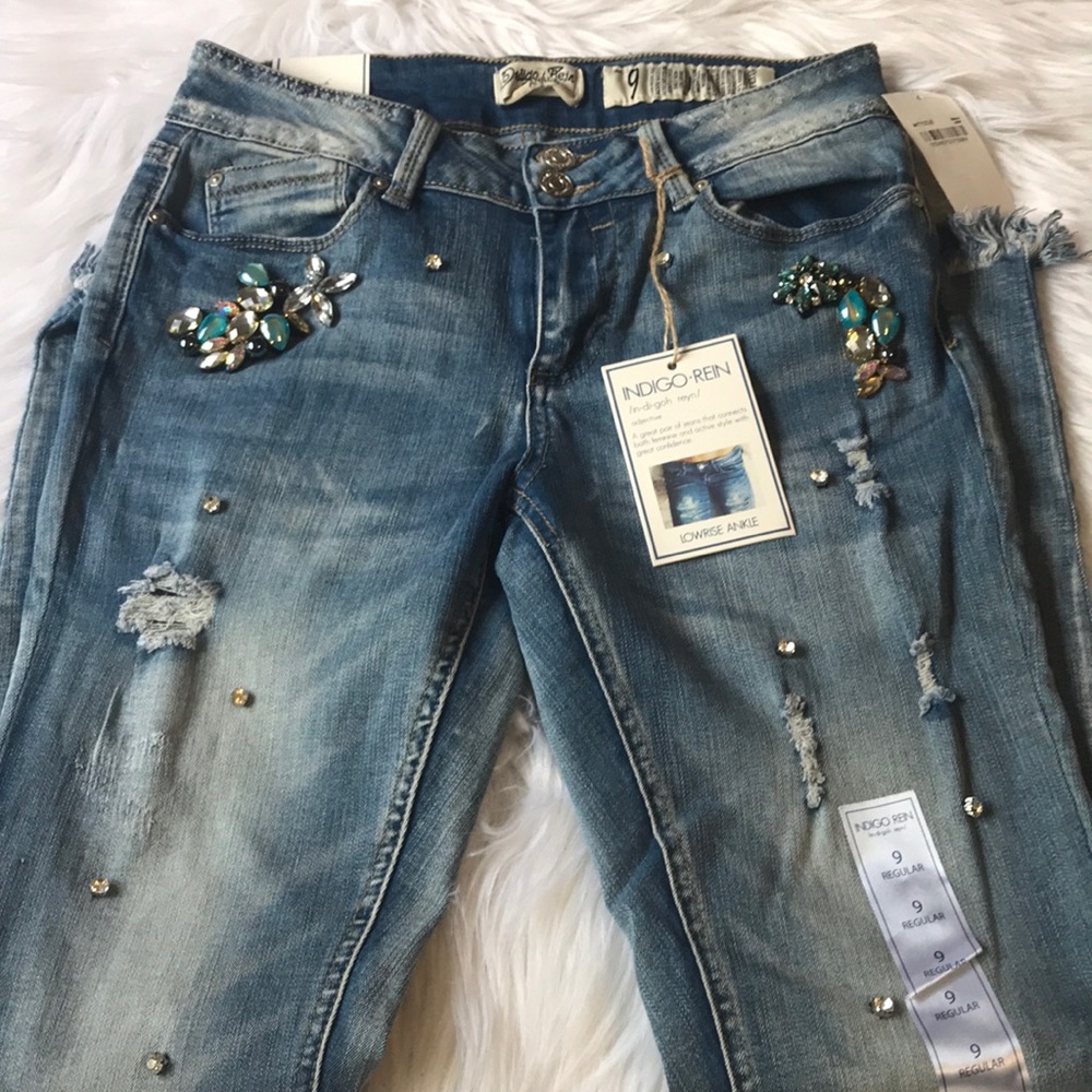 NWT Rhinestone Ankle Jeans